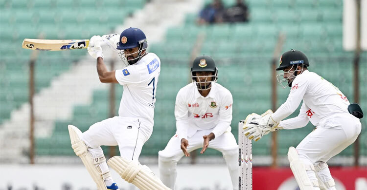 ক্যাচ মিসের ‘শাস্তি’ পাচ্ছে বাংলাদেশ