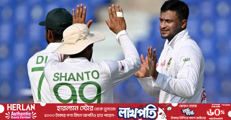 দ্বিতীয় দিন শেষে ৪৭৬ রানে পিছিয়ে বাংলাদেশ