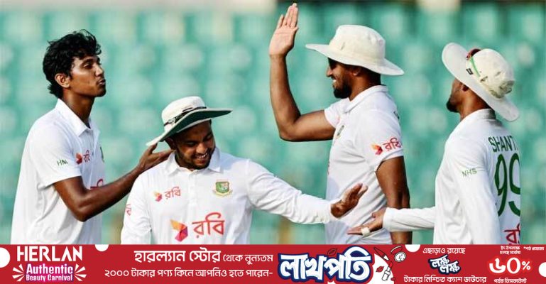 ব্যাটিং ব্যর্থতার দিনে শেষ সেশনে আগুন ঝরিয়েছেন হাসান-খালেদ