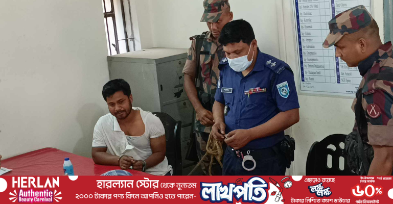 বিজিবির কাজে বাধা, ভারতীয় পণ্য ছিনিয়ে নেওয়ার অভিযোগে যুবক গ্রেফতার