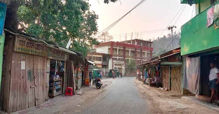 রুমায় অভ্যন্তরীণ গাড়ি চলাচল বন্ধ