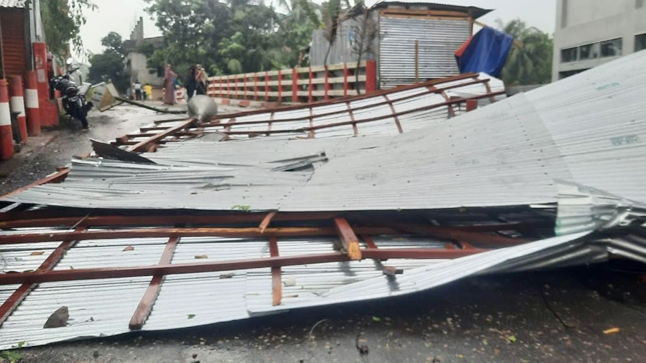 ঝড়ে ও বজ্রপাতে ৬ জন নিহত