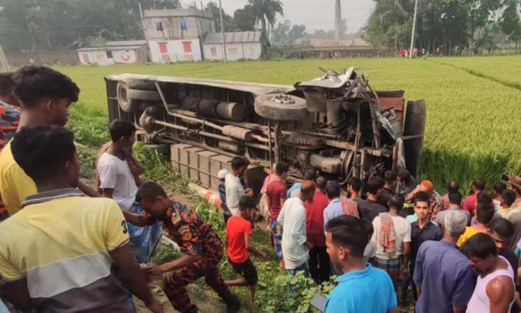 ময়মনসিংহে ২ বাসের মুখোমুখি সংঘর্ষে নিহত ২