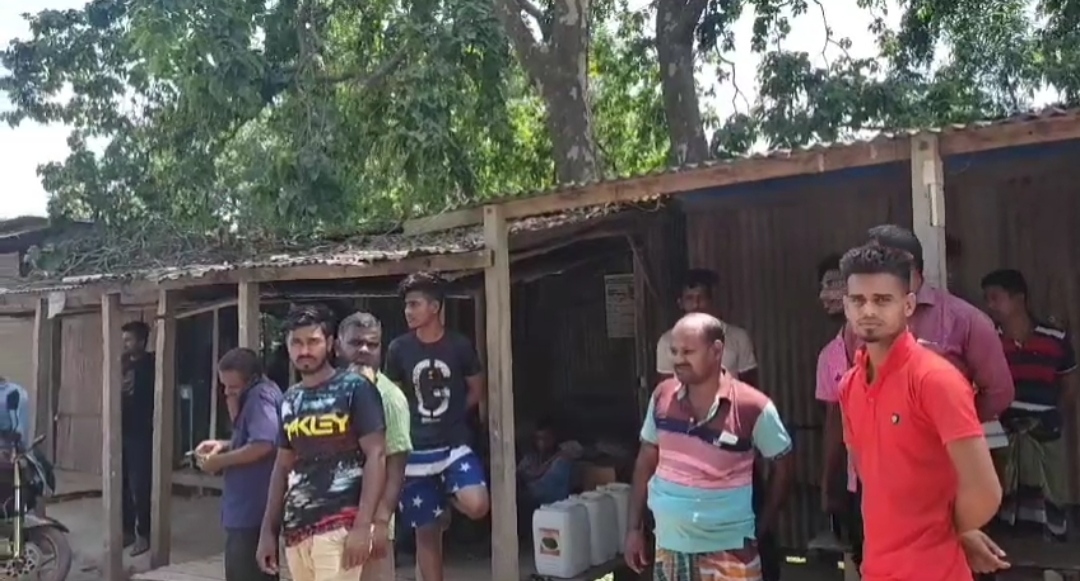 ফরিদপুরে বালু উত্তোলনকারী শ্রমিকরা ৪ দিন ধরে বেকার, প্রতিকারের আহবান