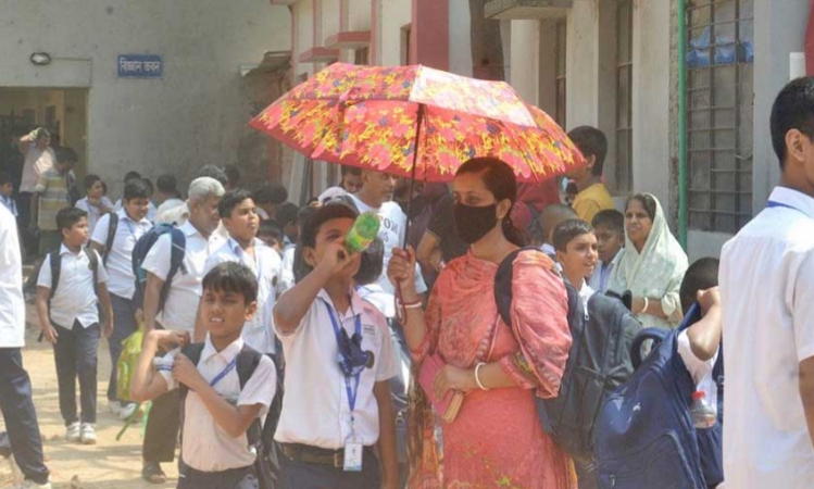 আজ যেসব জেলায় মাধ্যমিক স্কুল-কলেজ বন্ধ