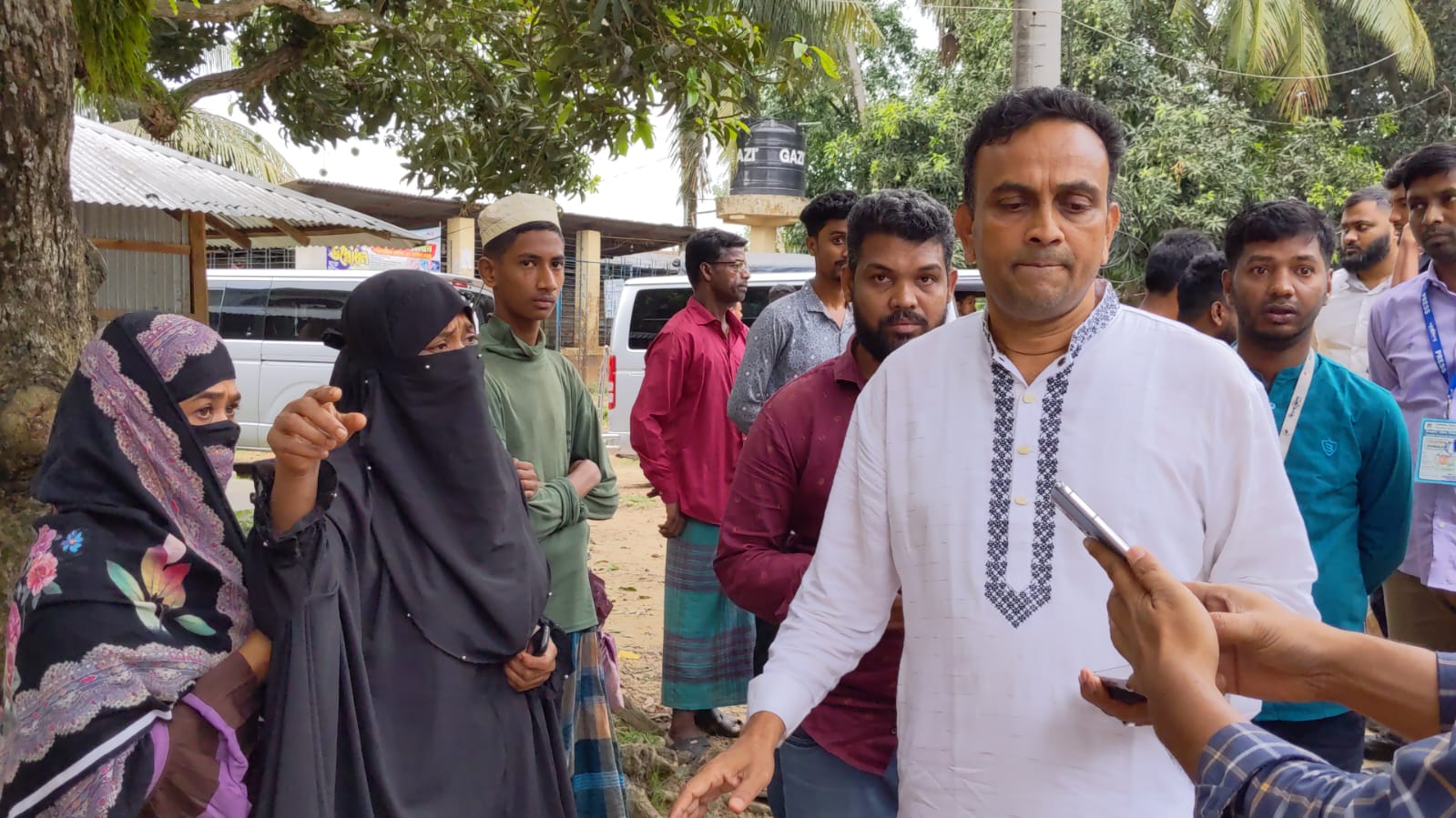 মিরসরাইয়ে মারধর করে এজেন্ট বের করে দেয়ার অভিযোগ