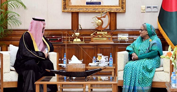 হজ যাত্রীদের ভিসা অনুমোদনের সময় বাড়াতে প্রধানমন্ত্রীর আহ্বান