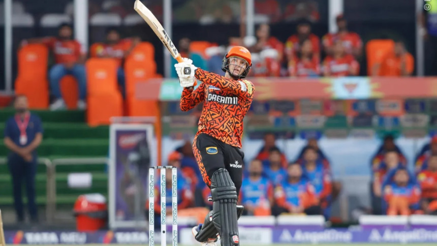 ছক্কার রেকর্ডে কোহলিকে ছাড়িয়ে গেলেন অভিষেক, গেইলের থেকে কতদূর