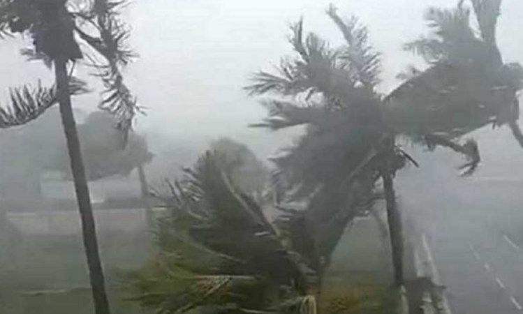 আজ ১২ জেলায় ঝড়ের আভাস