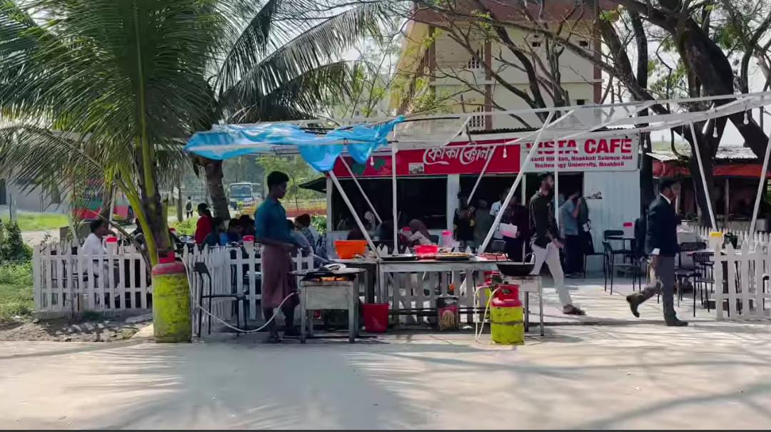 নোবিপ্রবি: ভিস্তা ক্যাফের বিরুদ্ধে পঁচা-বাসি খাবার বিক্রির অভিযোগ