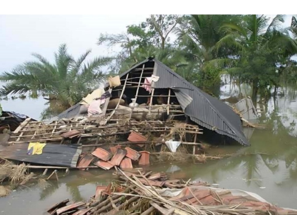 ১৫ বছরের ক্ষতচিহ্ন: নতুন ঘূর্ণিঝড়, দুশ্চিন্তায় ফেলে দিয়েছে উপকূলবাসীকে