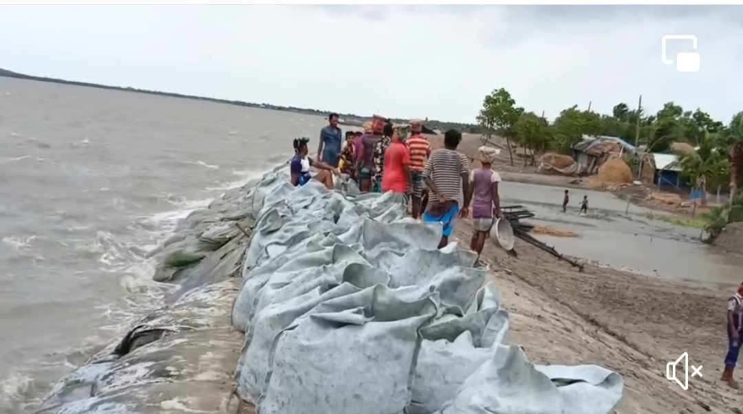 রেমালের প্রভাবে উত্তাল হয়ে উঠেছে সাতক্ষীরা উপকূলের নদ-নদী