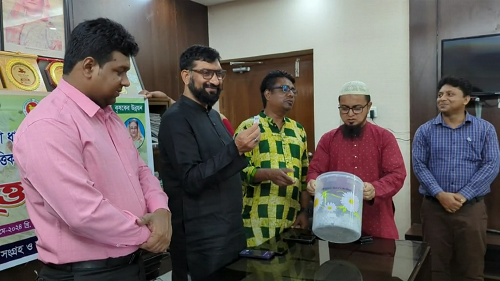 হিলিতে বোরো ধান সংগ্রহের লক্ষ্যে উন্মুক্ত লটারীর মাধ্যমে কৃষক নির্বাচন