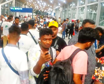 স্বপ্নভঙ্গ হলো ৩০ হাজার বাংলাদেশি কর্মীর