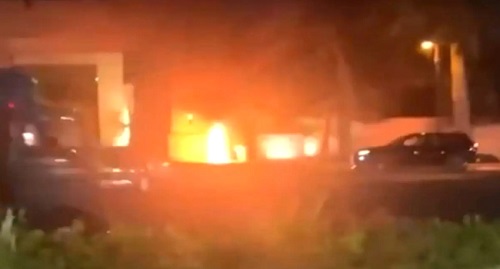 ইসরাইলের সাথে সম্পর্কের প্রতিবাদে গায়ে আগুন দিলেন জর্ডান যুবক