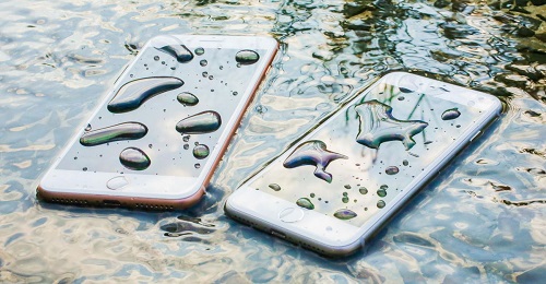 বর্ষায় ফোন কিভাবে সুরক্ষিত রাখতে পারবেন