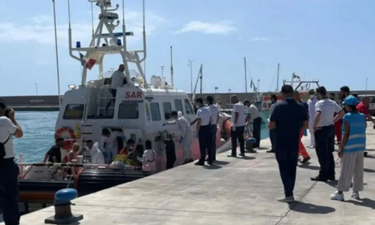 ভূমধ্যসাগরে নৌকা ডুবে নিহত ১০, বাংলাদেশিসহ জীবিত উদ্ধার ৫১
