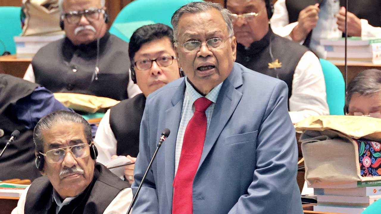 ১০ মাসে ১৩০ মিলিয়ন ডলার নিয়ে গেছেন বিদেশি নাগরিকরা