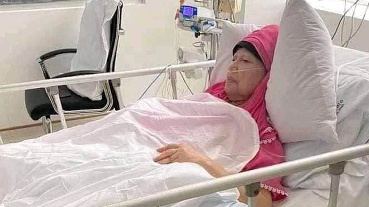 সিসিইউর সুবিধাযুক্ত কেবিনে নেওয়া হলো খালেদা জিয়াকে