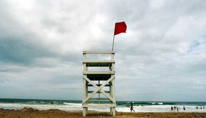 চার সাগর বন্দরকে ৩ নম্বর সংকেত