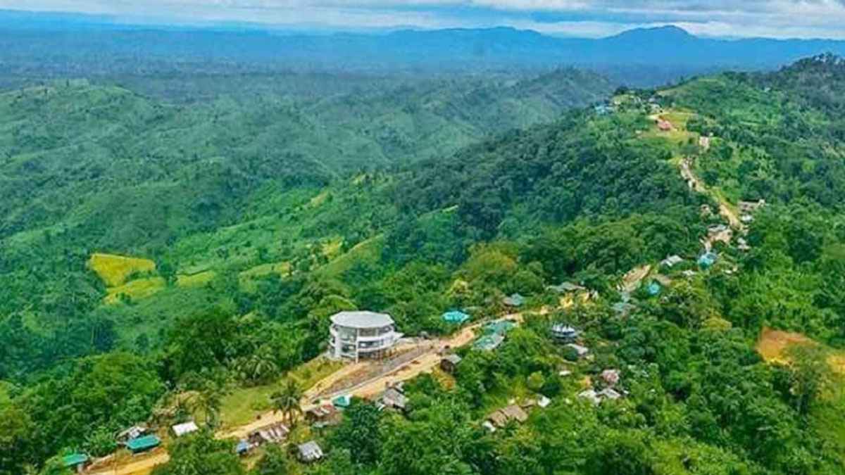 সাজেকে ৮ শতাধিক পর্যটক আটকা