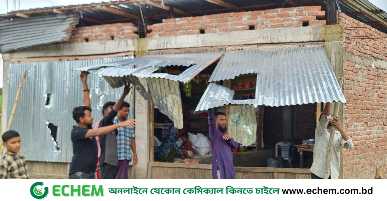 নোয়াখালীতে পুলিশের উপস্থিতিতে ব্যবসা প্রতিষ্ঠানে হামলা-ভাংচুর ও লুটপাটের অভিযোগ