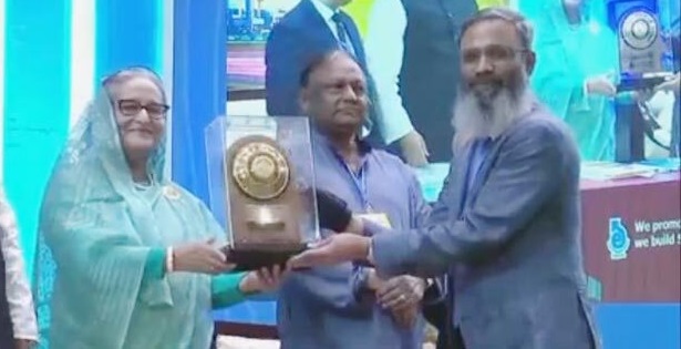রপ্তানি খাতে অবদানের জন্য ৭৭টি প্রতিষ্ঠানকে ট্রফি প্রদান