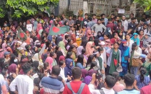 সরকারকে শিক্ষার্থীদের ২৪ ঘণ্টার আলটিমেটাম