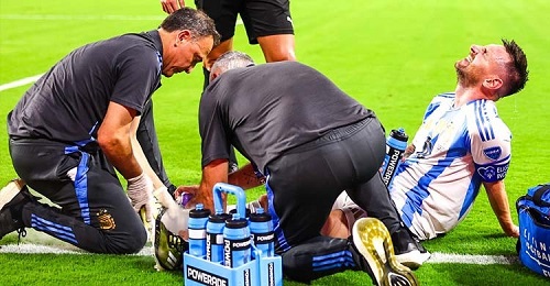 চোট নিয়ে মাঠ ছাড়লেন মেসি, কান্নায় ভেঙে পড়লেন