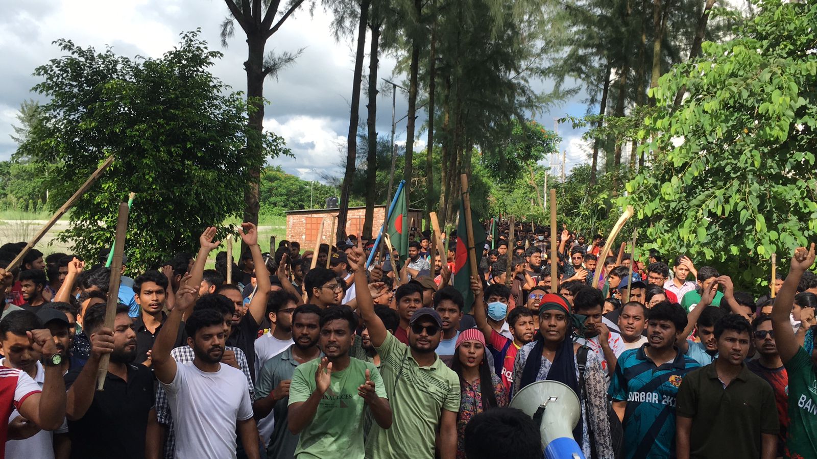 কোটা আন্দোলনকারীদের উপর হামলার প্রতিবাদে বশেমুরবিপ্রবিতে বিক্ষোভ মিছিল