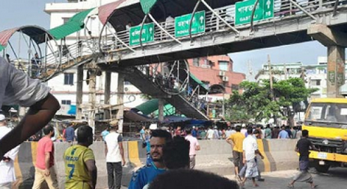 যাত্রাবাড়ীতে মহাসড়ক পুরোপুরি বন্ধ, ভোগান্তি চরমে