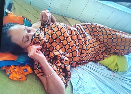 সাতক্ষীরায় পরকীয়ার জের ধরে এক গৃহবধূ এসিড দ্বগ্ধ