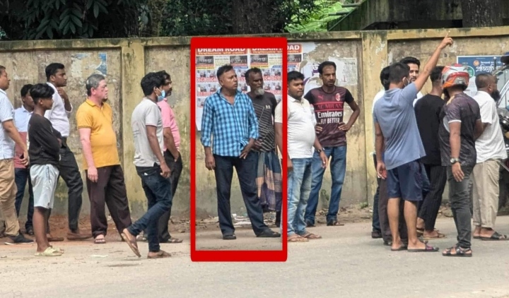 আন্দোলনকারীদের বাধাদানে কুবির সাসপেন্ড হওয়া সিকিউরিটি গার্ড