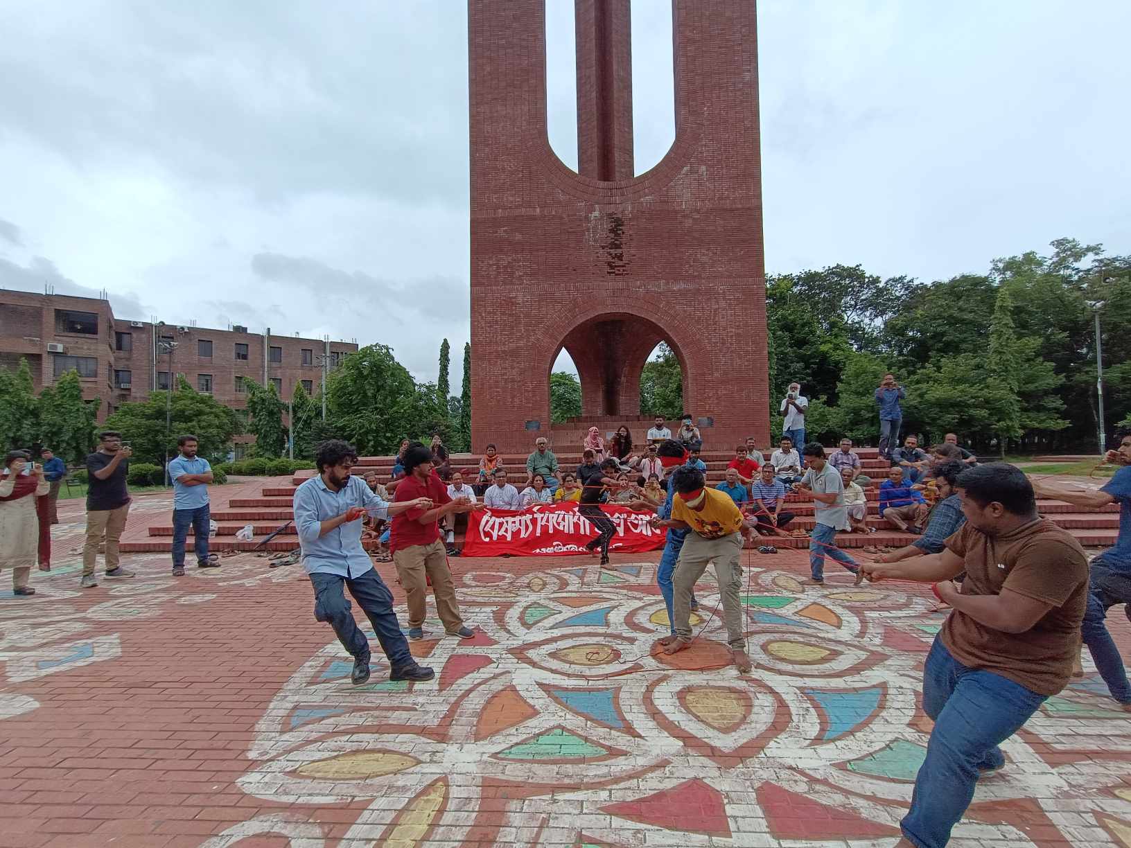 জাবিতে প্রতিবাদী গানের মিছিল, সমন্বয়ক আরিফ সোহেলের মুক্তি দাবি