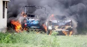 দিনাজপুরে হুইপে বাড়িতে ও পুলিশের দুইটি গাড়ী ভাংচুর-অগ্নিসংযোগ