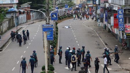 এনায়েতপুর থানার ১৩ পুলিশ সদস্যসহ সারা দেশে নিহত ৮২
