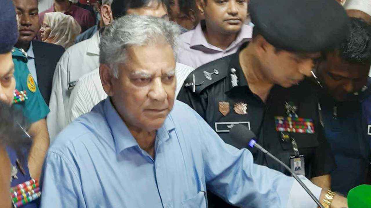 দখল-চাঁদাবাজি করলে পা ভেঙে দেওয়া হবে: স্বরাষ্ট্র উপদেষ্টা