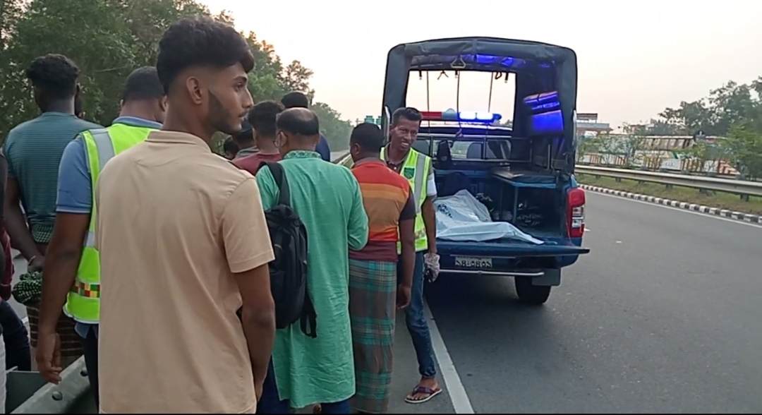 ভাঙ্গায় ত্রাণ সংগ্রহ করতে গিয়ে বাসের ধাক্কায় ২ জনের মৃত্যু