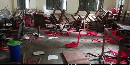 মোরেলগঞ্জে পঞ্চকরণ ইউনিয়ন পরিষদ কার্যালয়ে ঢুকে তান্ডব