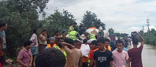 বন্যাকবলিতদের পাশে দাড়িয়েছে গণ বিশ্ববিদ্যালয়