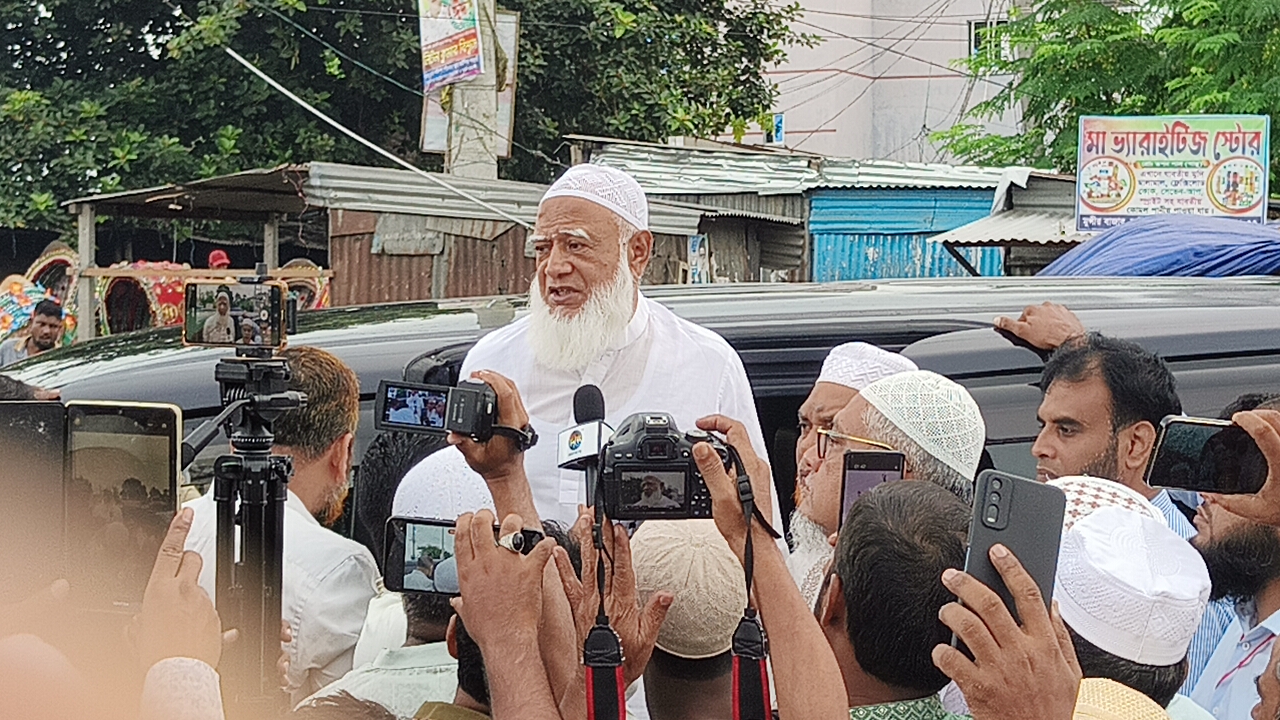 মাইনোরিটি বলে মানুষের ঘারে চেপে মুসলমানদের বেইজ্জত করতে চায়: শফিকুর রহমান