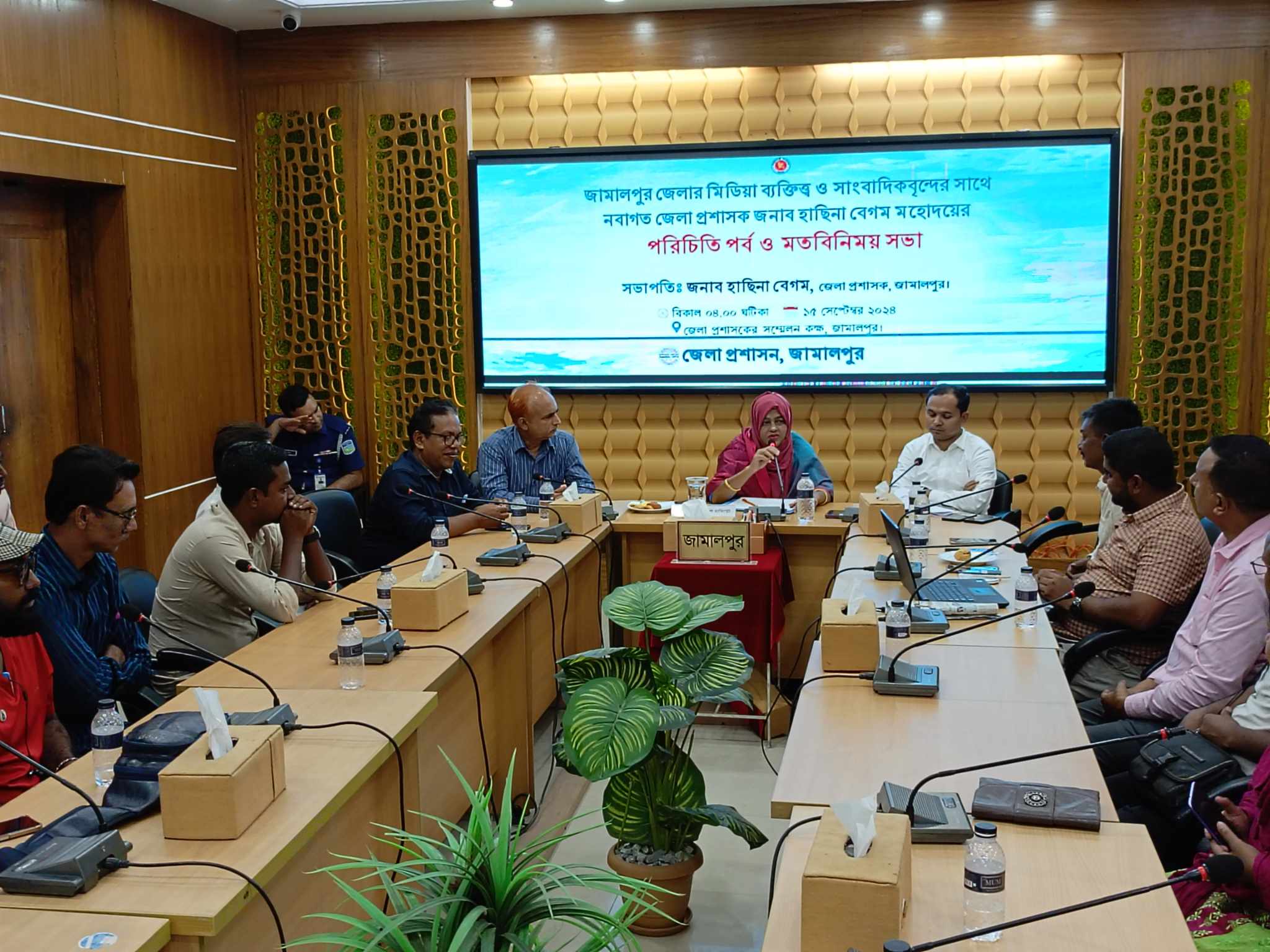 জামালপুরে নবাগত ডিসির সাথে সাংবাদিকদের মতবিনিময়