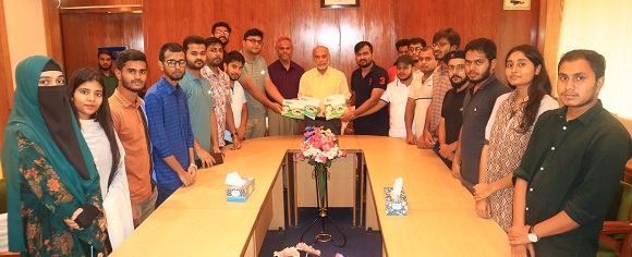 ‘দেখতে চাই, বাকৃবির শিক্ষার্থীরা পরিবার থেকে টাকা নিবেনা’ : ভিসি