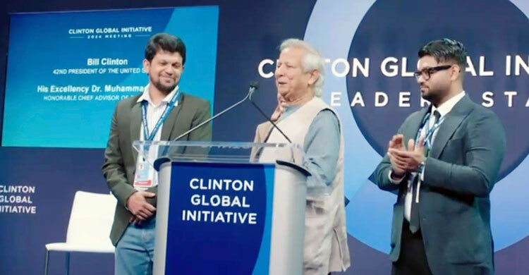 বিপ্লবের মাস্টারমাইন্ড হিসেবে মাহফুজকে পরিচয় করিয়ে দিলেন ড. ইউনূস