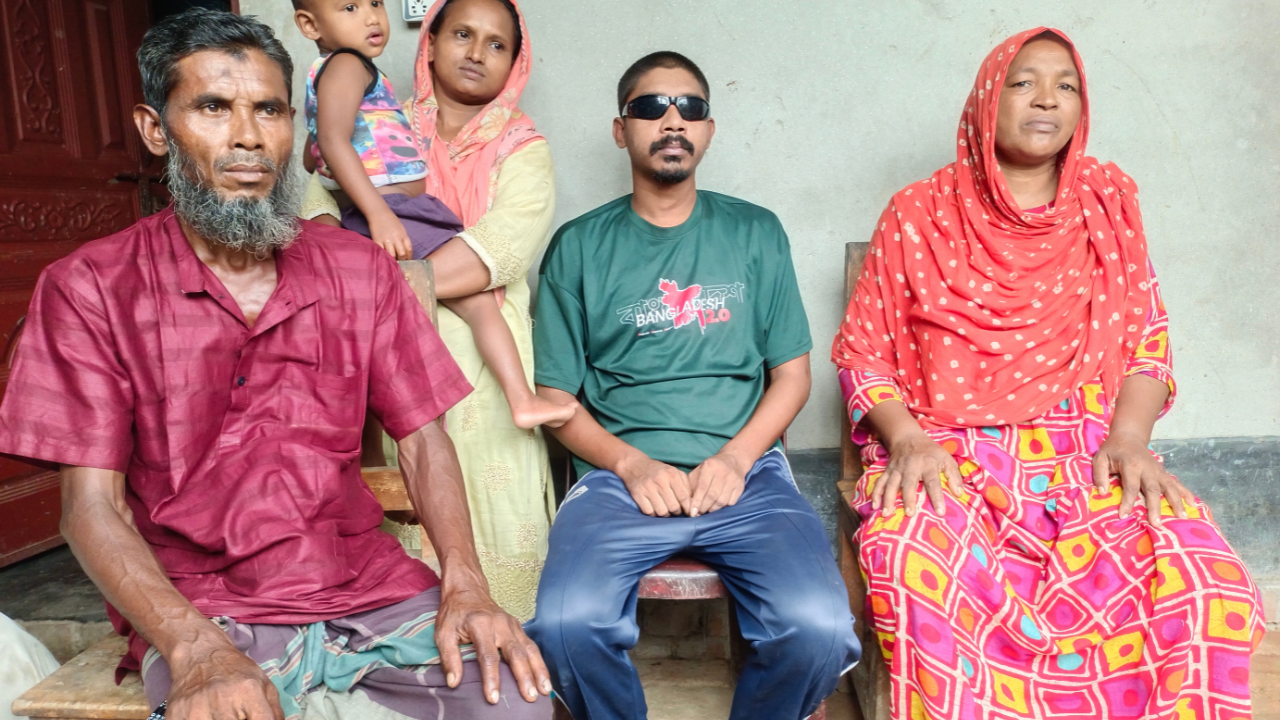 পরিবহন শ্রমিক আশরাফুলের ডান চোখ চিরতরে নষ্ট