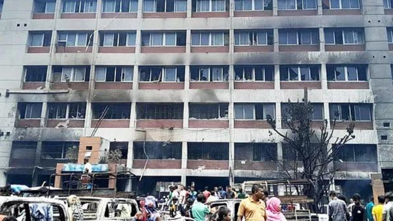 মন্ত্রিপরিষদ সচিবসহ শীর্ষস্থানীয় সাবেক সচিব হত্যা মামলার আসামি