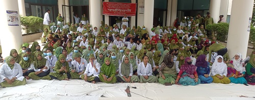 দিনাজপুর মেডিকেলে নার্সিং কর্মকর্তা ও শিক্ষার্থীদের কর্মবিরতি পালন