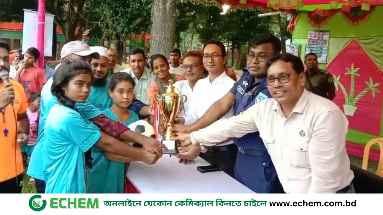 ফুলবাড়ীতে বালিকাদের ফুটবল প্রতিযোগিতা