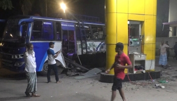 লক্ষ্মীপুরে বাসে গ্যাস নেয়ার সময় বিস্ফোরণ, নিহত ৩ দগ্ধ আরো ২০