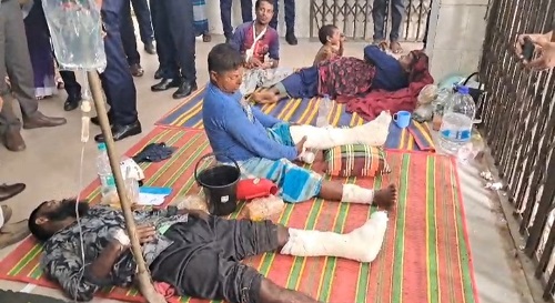 চালকের অসতর্কতায়  মুখোমুখি দুই বাসের সংঘর্ষে ৫ জনের মৃত্যু